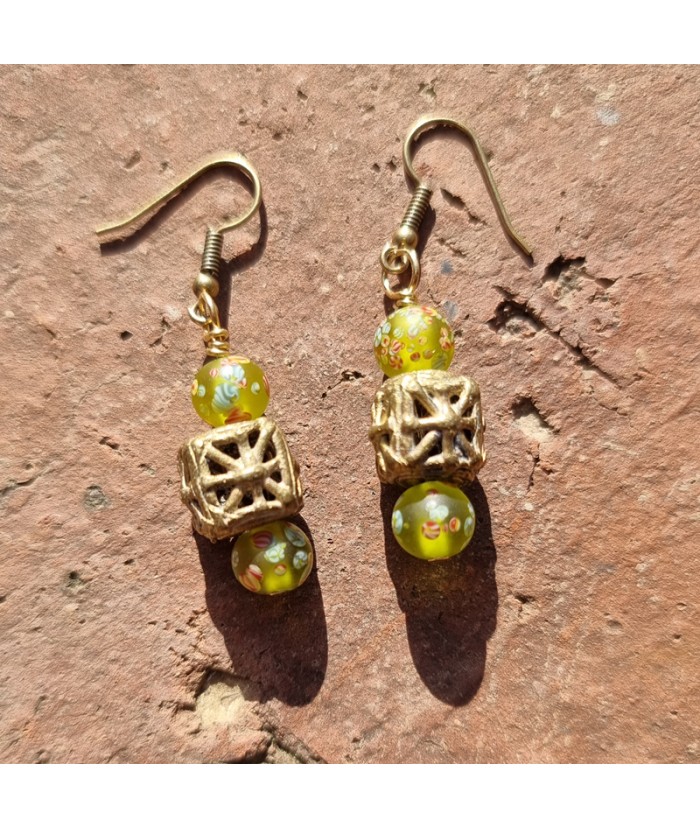 Boucles d'oreilles Renouveau vertes en perles millefiori et laiton recyclé