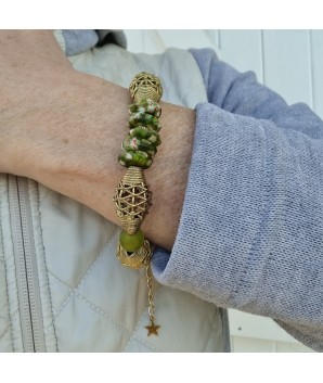 Bracelet Renouveau vert en perles africaines de verre et de laiton recyclés