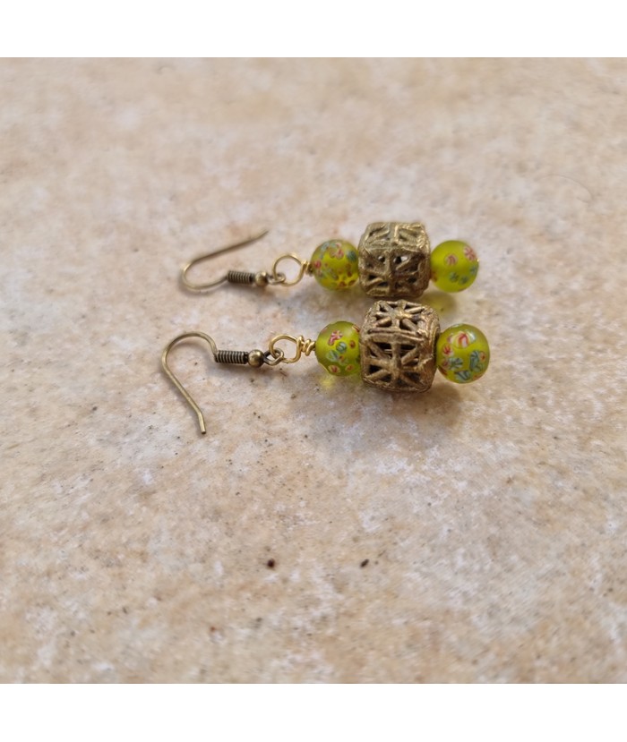 Boucles d'oreilles Renouveau vertes en perles millefiori et laiton recyclé