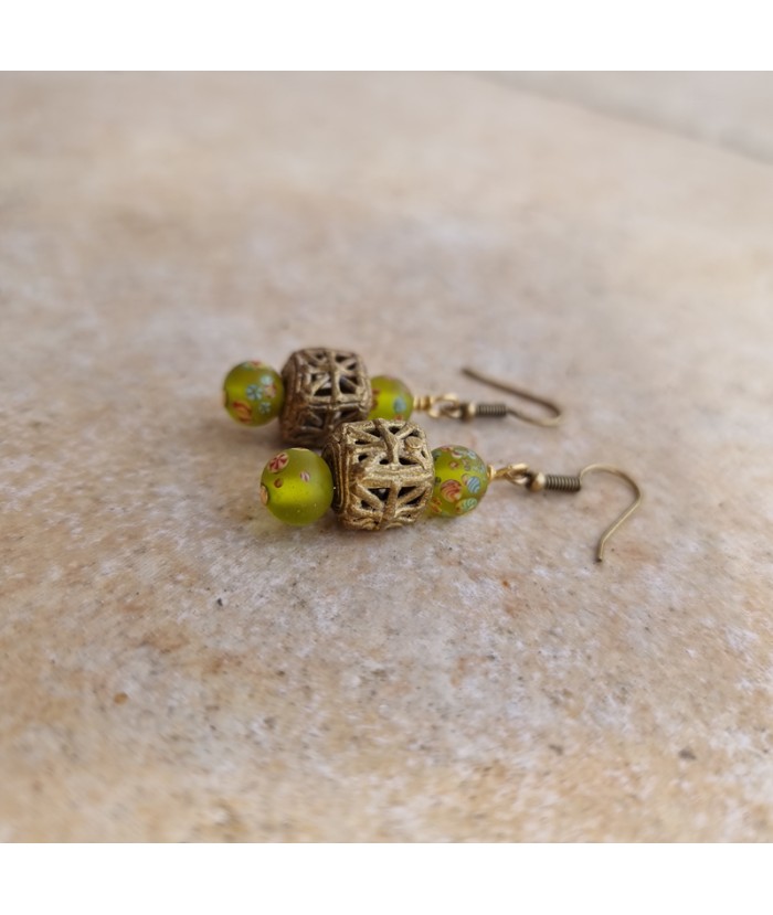 Boucles d'oreilles Renouveau vertes en perles millefiori et laiton recyclé