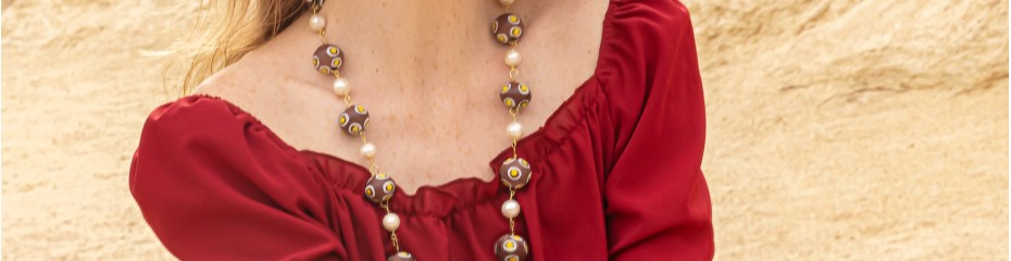 Colliers en perles artisanales du monde